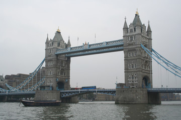 Fototapeta na wymiar Tower bridge in London, UK