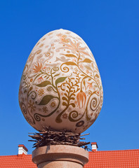 egg sculpture