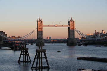 Fototapeta na wymiar sunset Tower bridge - London