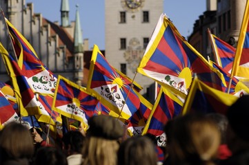 Tibet Flaggen Freiheit- Demonstration