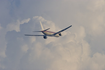 Flugzeug am Himmel