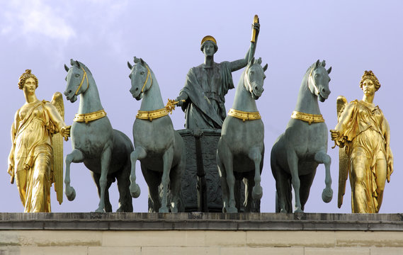 Fototapeta France  Paris  grand palais statue