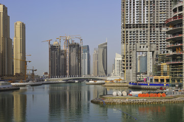 Fototapeta na wymiar Zjednoczone Emiraty Arabskie: Dubai skyline z Burj Al Arab wieży hote