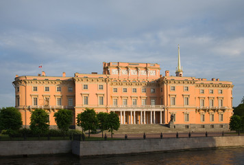 Fototapeta na wymiar Mikhailovsky castle