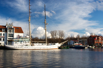 Segelschiff Greif im Hafen