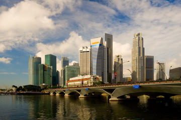 Fototapeta na wymiar Skyline of the financial district in Singapore
