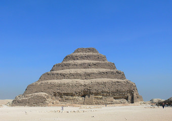 Fototapeta na wymiar piramidy z Saqqary