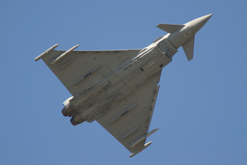 Fototapeta na wymiar Euro Fighter (Typhoon) do akrobacji