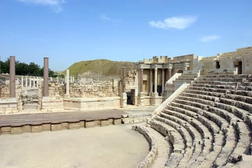 Gordijnen Ancient theatre in the Scythopolis city in Beit-Shean, Israel © Cyber