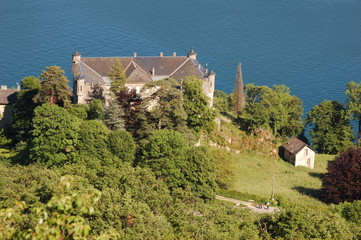 chateau au bord du lac du Bourget