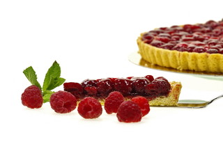 himbeerschnitte ein bett aus kuchen und obst