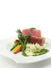 Tuna steak whole plate
