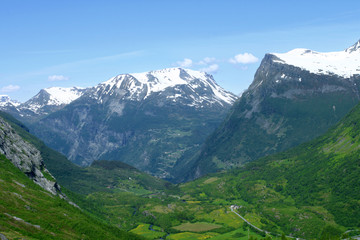 Fototapeta na wymiar Panoramic view to the Geiranger valley
