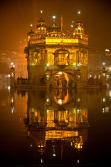  Golden Temple in Amritsar, Punjab, India.