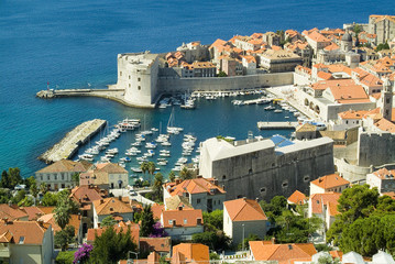 Obraz premium Entrance to the old seaport in Dubrovnik