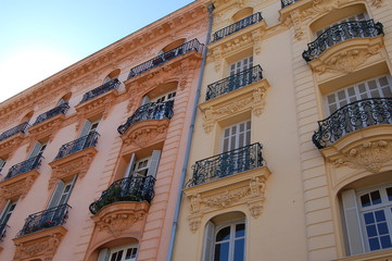 façade de caractere