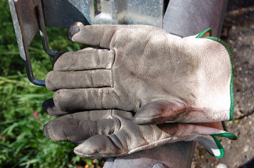  dirty gloves