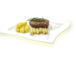 bodenständige romanze mit spargel und ribeye steak