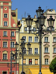 the street lamp on the street