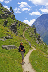 Fototapeta na wymiar Wandern zwischen Bergriesen