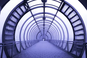 Cercles muraux Tunnel futuristic glass corridor