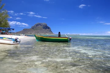 Fotobehang Le Morne, Mauritius Boat Scene