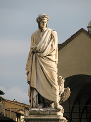 Fototapeta premium a statue of Dante Alighieri