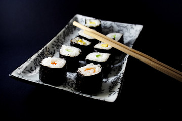 Sushi con bacchette
