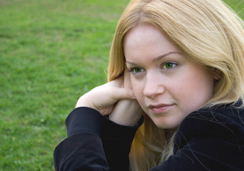 Naklejka premium blonde with green eyes