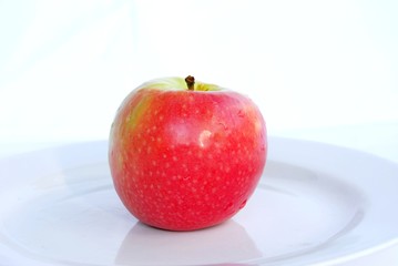 Une pomme rouge