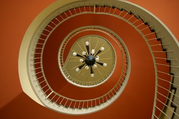 wendeltreppe orange