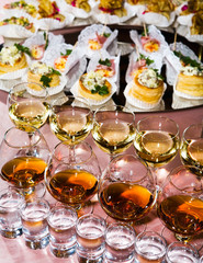 Banquet  table  