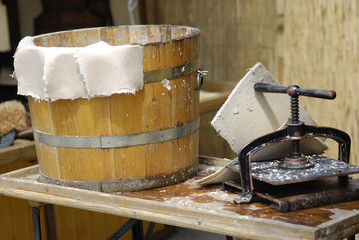 Medieval tradition of papermaking