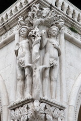 adan et eve statue du palais des doges