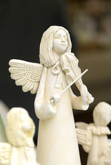 Angel playing the violin