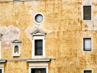 Façade ancienne de palais à Venise