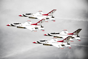 Thunderbirds F16's in Formation - obrazy, fototapety, plakaty