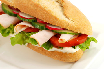 Baguette mit Geflügelaufschnitt