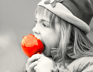 fillette et pomme d'amour 3