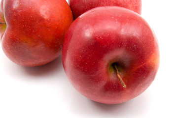 red apples
