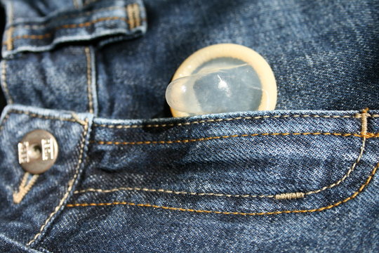 Kondom und Jeans