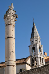 Fototapeta na wymiar Wieża i filar w Zadar, Chorwacja