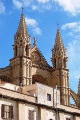 Fototapeta na wymiar View of Cathedral in Palma de Majorca
