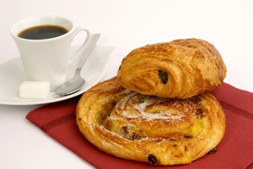 café noir et viennoiseries