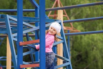Obraz premium The child on a playgroud