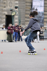 jeune en roller