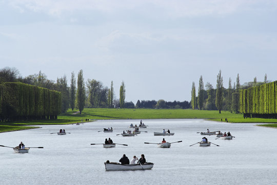 BARQUES AU  PARC CHATEAU DE VERSAILLES