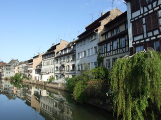 Fototapeta na wymiar Strasbourg, Francja i małe caneaux
