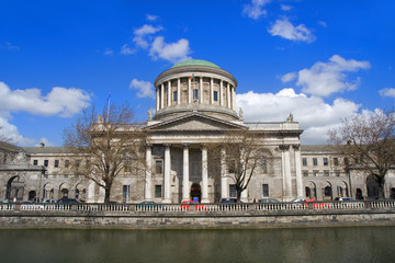 Fototapeta premium Four Courts