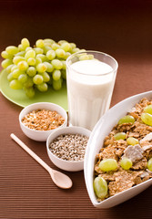 muesli, milk and grape